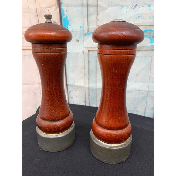 Verity Southall LTD. Wooden Salt Shaker and Pepper Mill Set - Picture 5 of 5